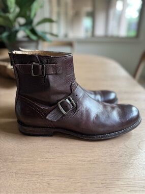 Men's Frye Boot -Brown Leather Engineer Boots - Classic Buckle Design